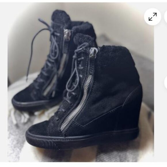 Giuseppe Zanotti Effie Suede/Shearling Trim High-Top Sneakers Black US 39 8.5 - Picture 2 of 10